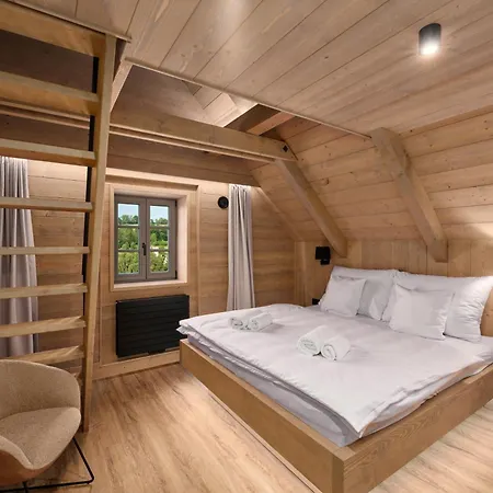 Raz Dva 펜션 Roprachtice