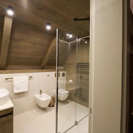 Raz Dva 펜션 Roprachtice